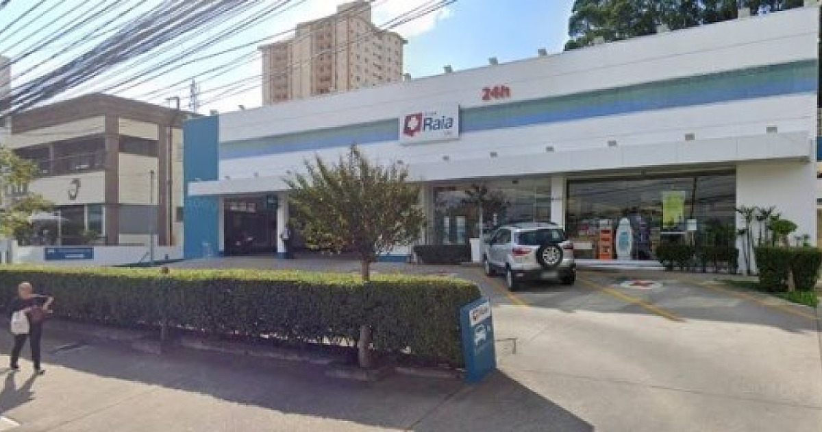 Criminosos assaltam Droga Raia, no Centro de Apoio, na manhã desta segunda-feira (19)