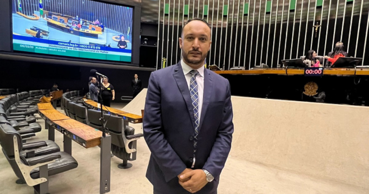 Metade dos vereadores estão em partidos da base de Lula