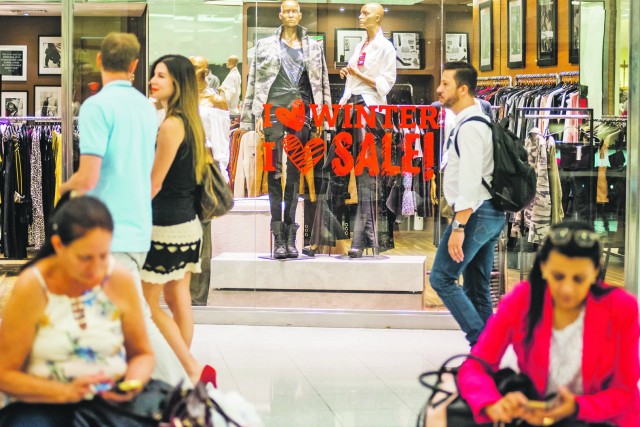 Para ampliar vendas, shoppings antecipam liquidação de inverno