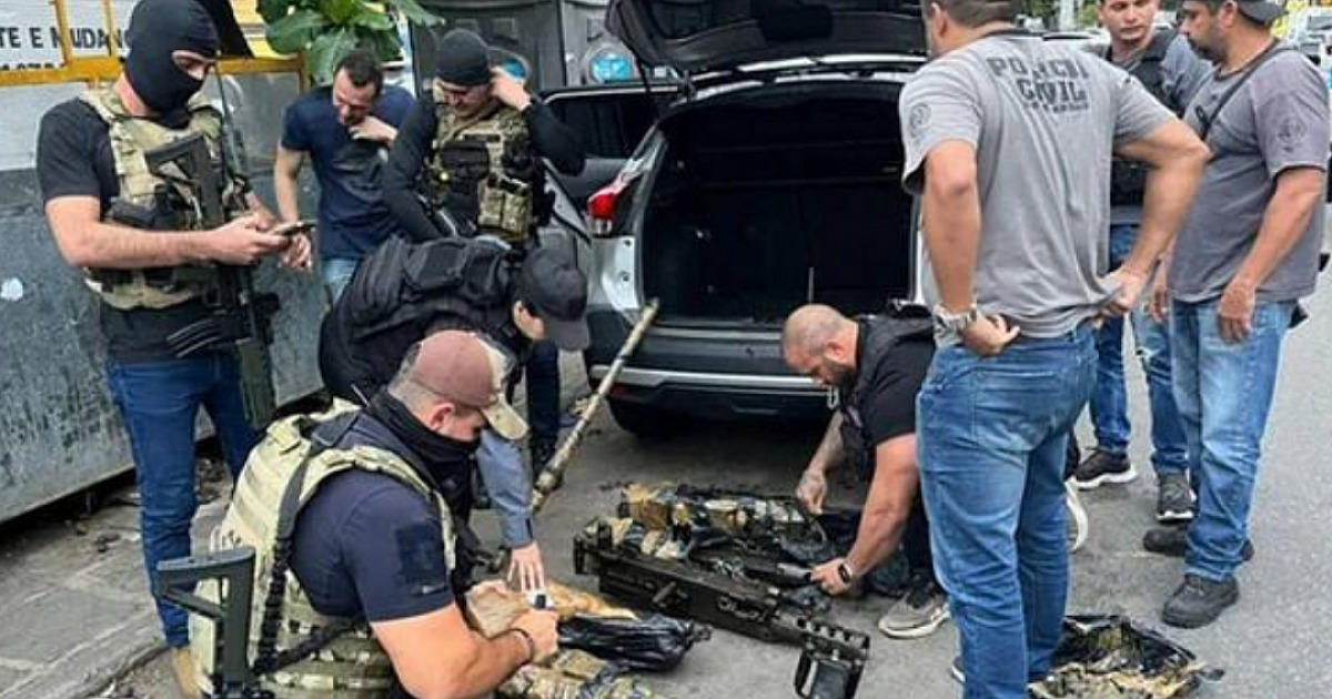 Oito das 21 armas furtadas do Arsenal de Guerra em Barueri são encontradas no Rio de Janeiro