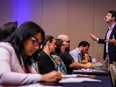 Elvis Cezar vai ao Peru falar sobre gestão