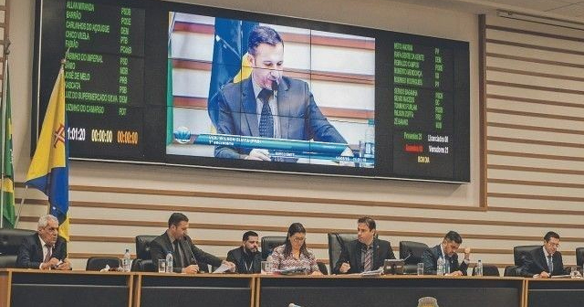 Em fase restritiva, Câmaras suspendem sessões ao público