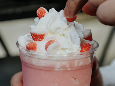 Com unidade em Alphaville, Go Coffee lança frappes em parceria com a Fini