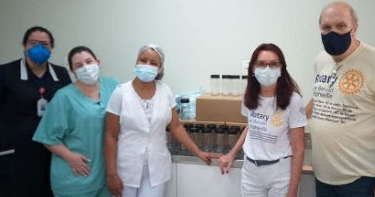 Rotary faz parceria com Café Pelé para doação de frascos ao banco de leite no Hospital Municipal de