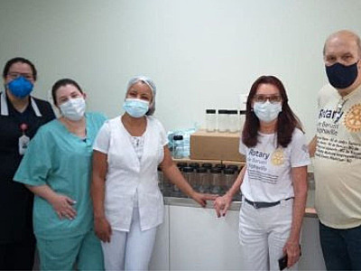 Rotary faz parceria com Café Pelé para doação de frascos ao banco de leite no Hospital Municipal de