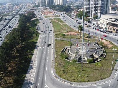 CCR ViaOeste realiza implantação de pavimento provisório no trevo de Barueri