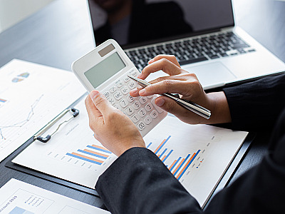 Brasileiro tem, em média, 70% da sua renda comprometida, segundo Serasa Experian