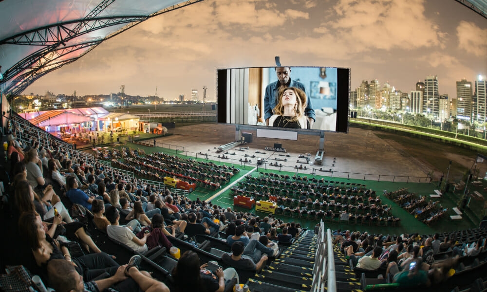 Cinema ao ar livre volta a SP com sucessos do cinema e terror na madrugada