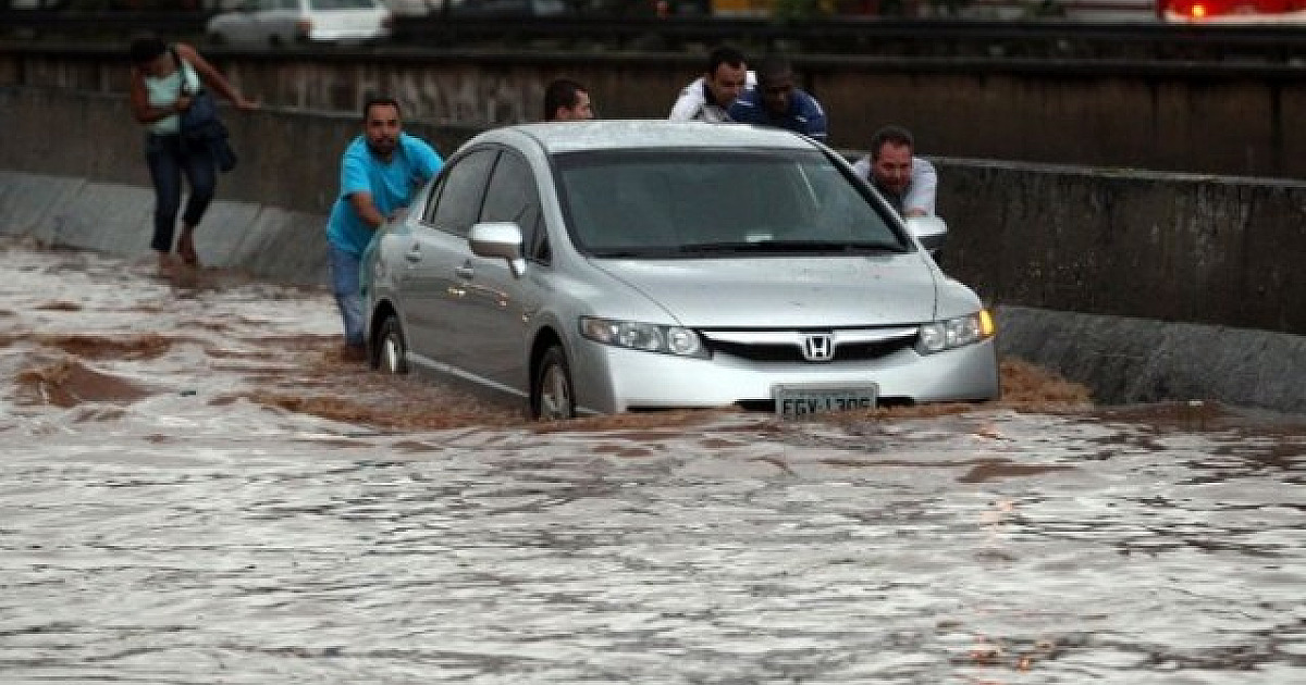 Saiba o que fazer se o seu carro for atingido por uma inundação