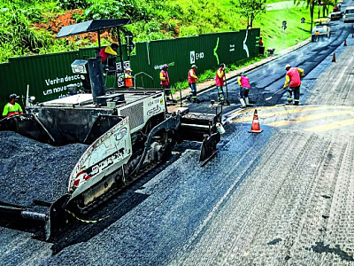 Prefeitura de Santana de Parnaíba realiza recapeamento asfáltico em via de Alphaville