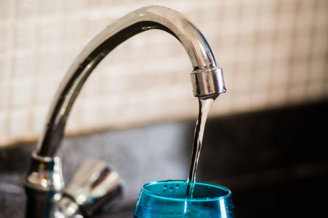 Mesmo com chuvas em abril, moradores devem se atentar à economia de água