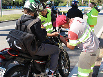 CCR ViaOeste promove ação em comemoração ao Dia do Motociclista em Barueri