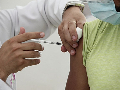 Barueri inicia aplicação da 4ª dose em maiores de 18 anos