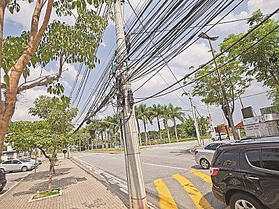 Enel faz operação para inspecionar fiações irregulares