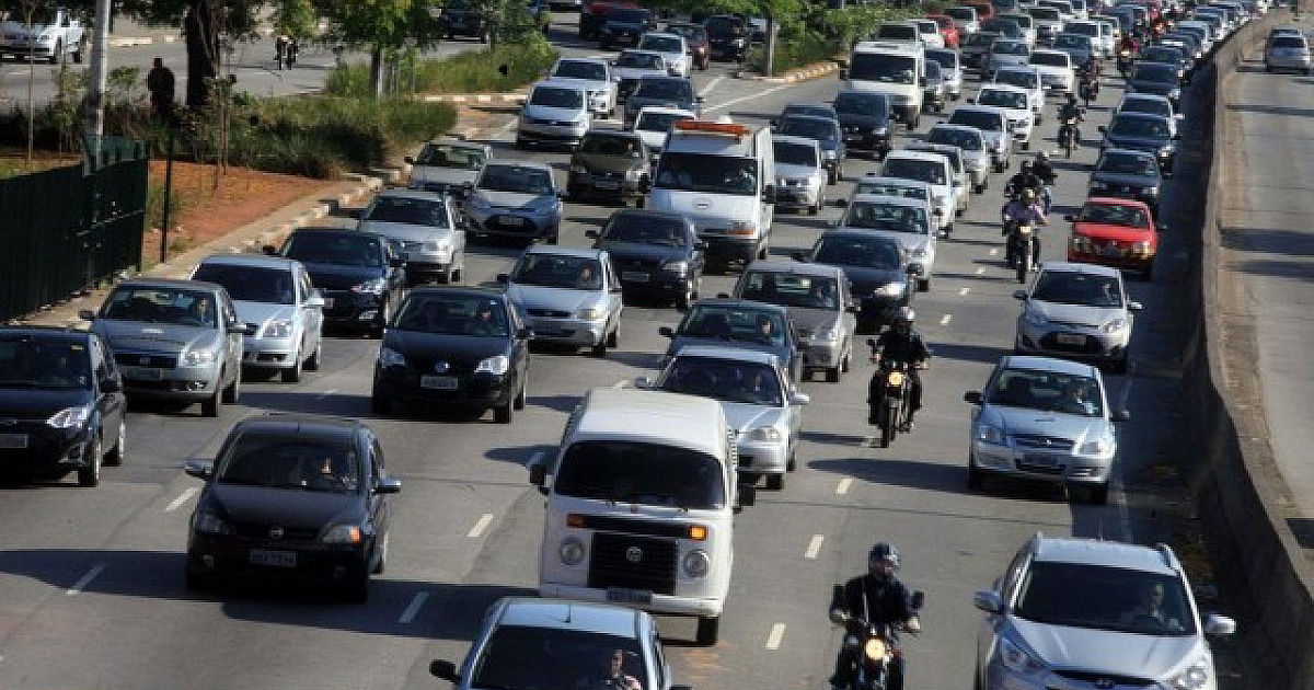 Solicitação para instalação da placa veicular passará a ser feita pelo Detran-SP