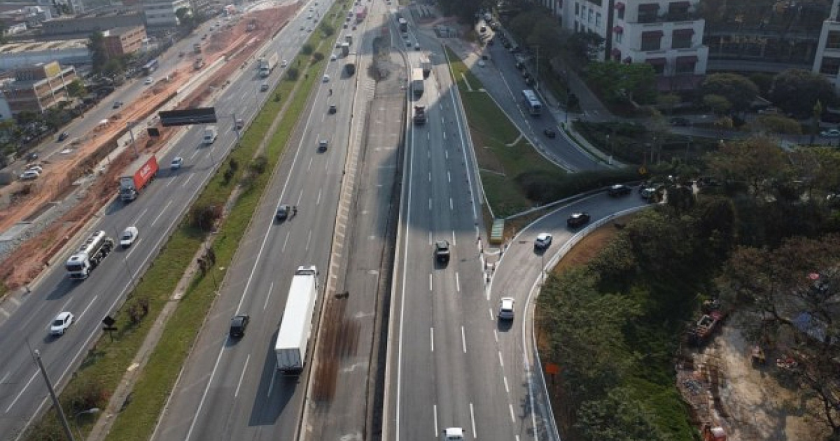 Alça 23B do trevo de Alphaville sofrerá interdições a partir desta segunda-feira (23)