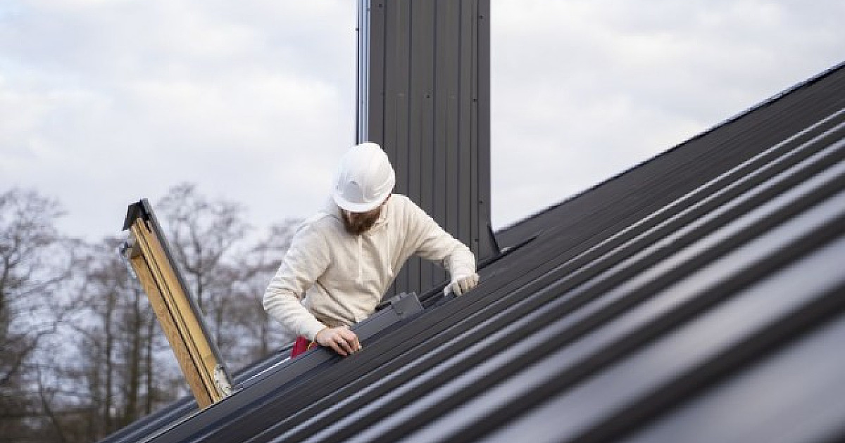 Com chuvas, infiltrações
e umidade estão entre os problemas mais comuns em casas