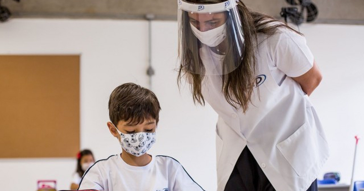 Retorno às aulas nas escolas do bairro têm maior adesão dos pais