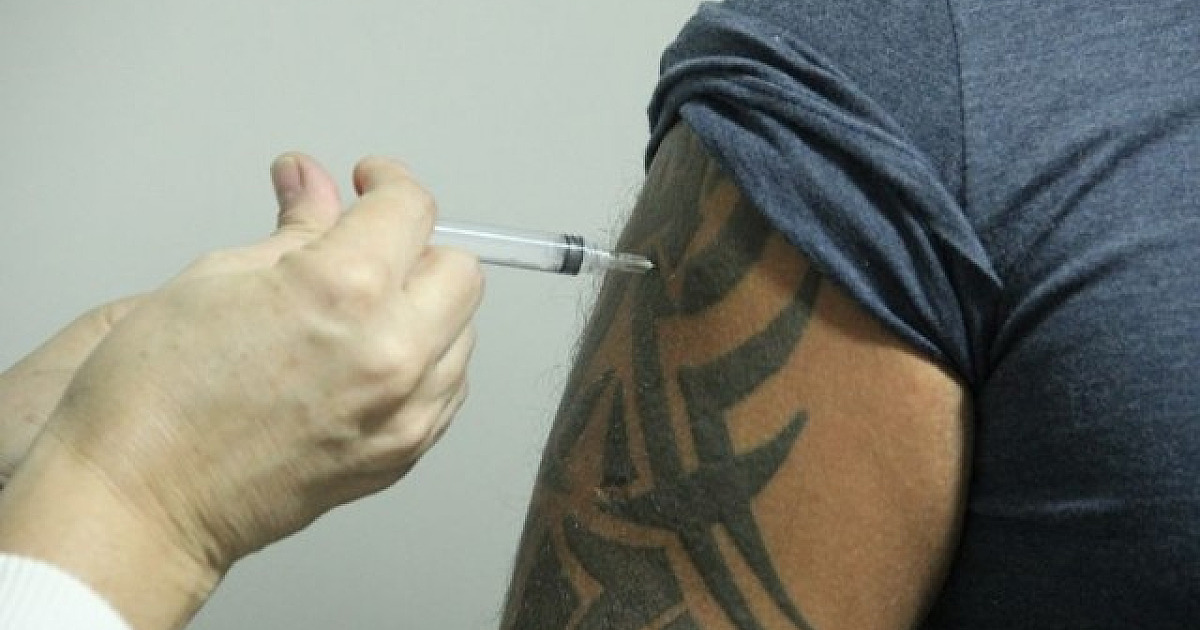 Aplicação da vacina bivalente em pessoas com mais de 18 anos começa nesta quinta-feira (4) em Baruer