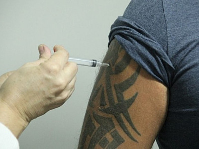 Aplicação da vacina bivalente em pessoas com mais de 18 anos começa nesta quinta-feira (4) em Baruer