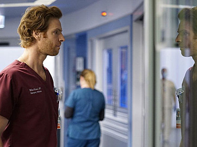 Universal TV vai exibir programação especial em homenagem aos profissionais da saúde