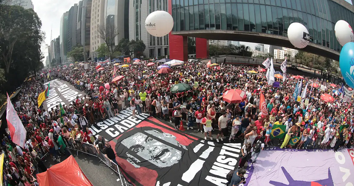Em todo país, milhares protestam contra anistia e PEC da Blindagem