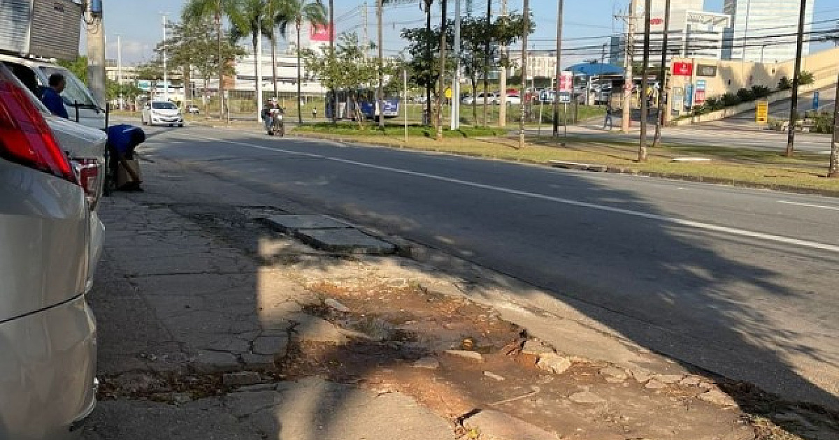 Fiscalização de calçadas do bairro acontece mediante denúncias, diz a Prefeitura de Barueri