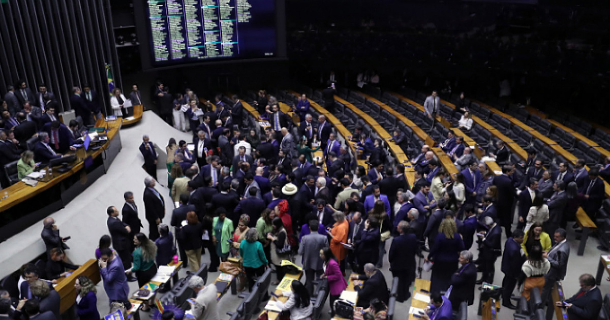 PL das fake news prevê regras para redes de prefeitos e vereadores