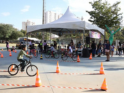 “Brincando nas Férias”: Parque Dom José recebe ação da Semurb