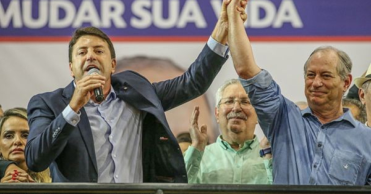 Em convenção de Ciro, Elvis fala de próxima geração