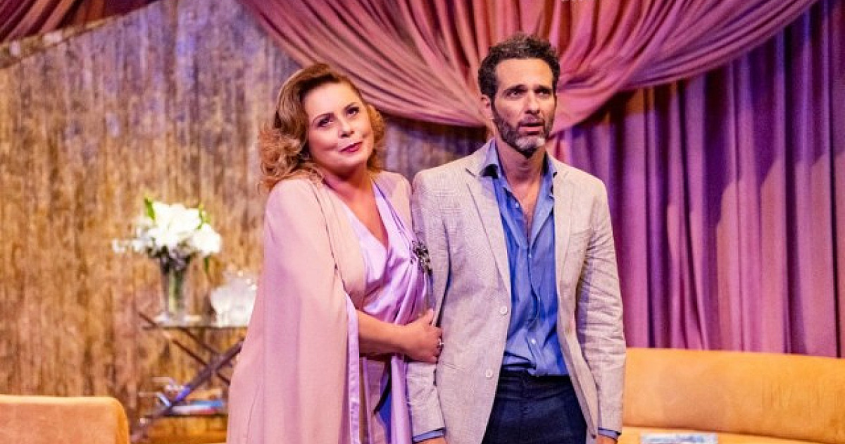 Mais diva do que nunca, Vera Fischer volta ao teatro, após 4 anos