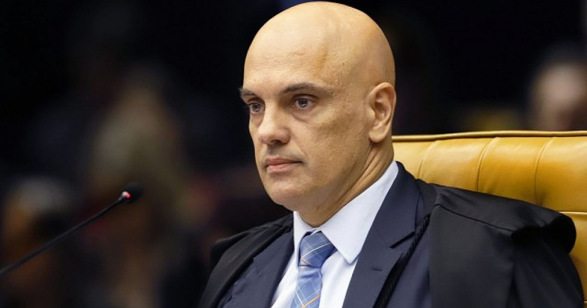 Moraes pede explicação para defesa de Bolsonaro sobre descumprimento de medidas e alerta sobre prisã