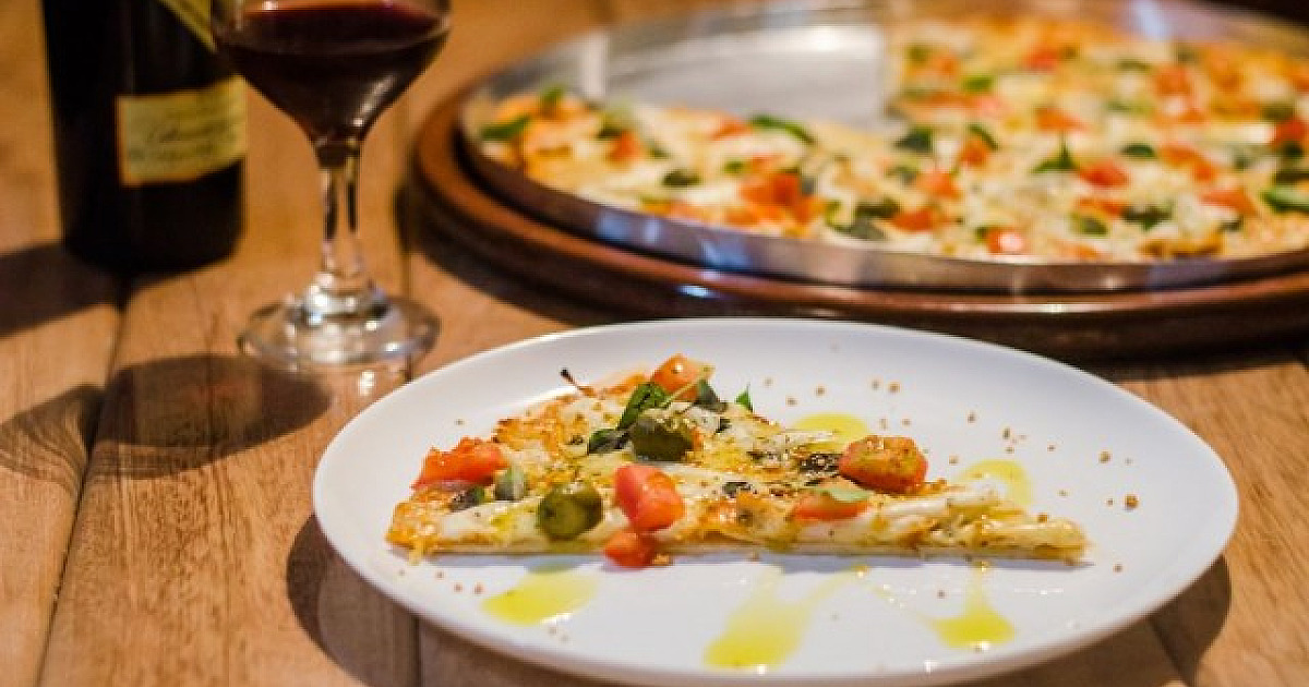 Em comemoração ao Dia da Pizza, sommelier dá dicas para harmonizar vinho com os sabores tradicionais