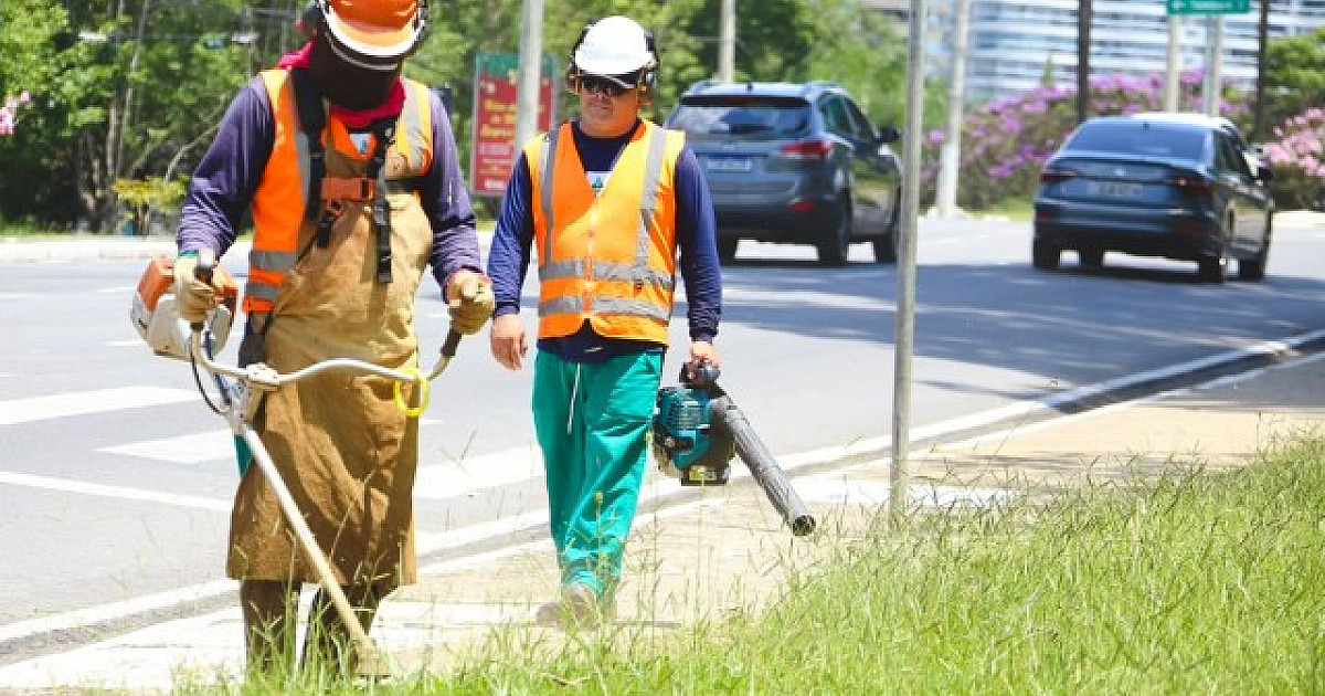 Santana de Parnaíba realizou uma megaoperação de roçagem e zeladoria