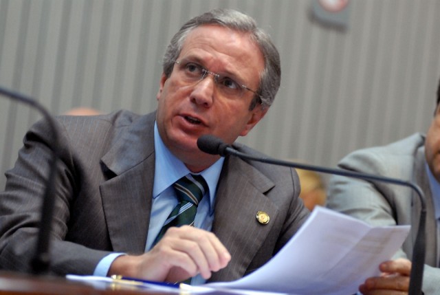 Contra parecer do TCE-SP, vereadores aprovam contas de Gil Arantes