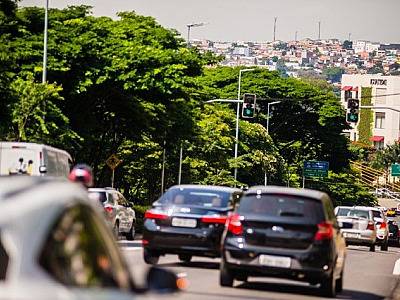Barueri e Santana de Parnaíba têm aumento de mais de 30% no número de multas de trânsito