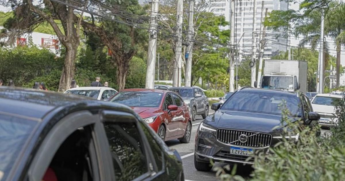 Barueri é a 22ª cidade do estado de SP com maior número de veículos; Parnaíba é a 59ª
