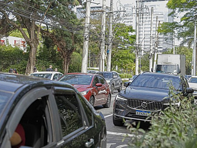 Barueri é a 22ª cidade do estado de SP com maior número de veículos; Parnaíba é a 59ª