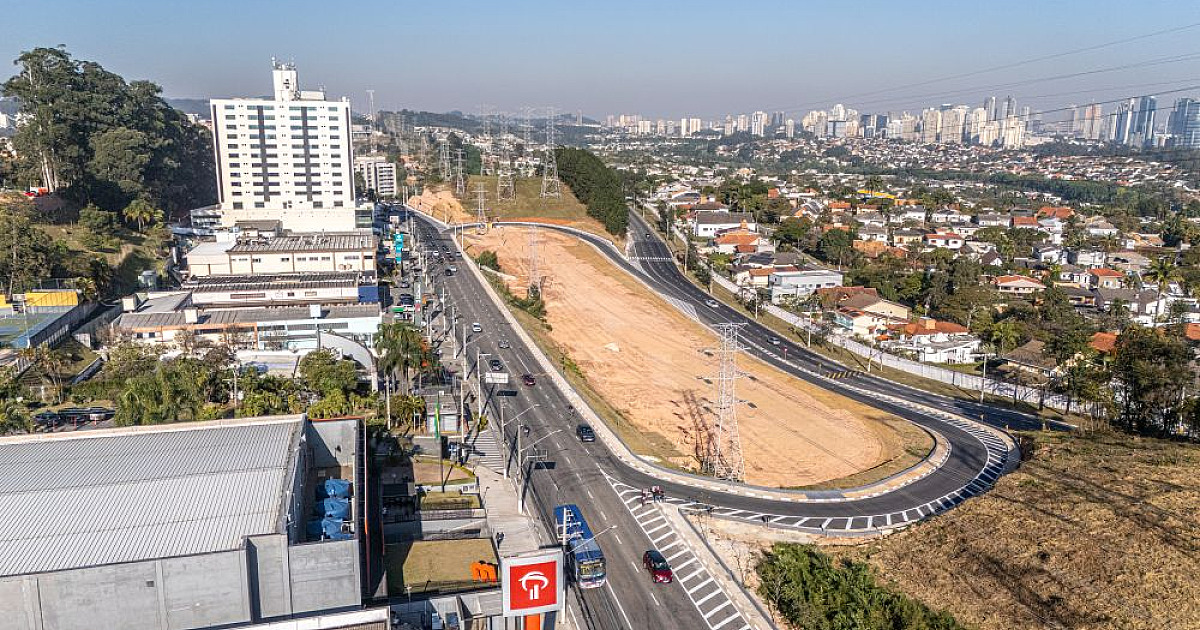 Projeto incluiu o alargamento da avenida no trecho que vai da UNIP até as proximidades do Shopping Service