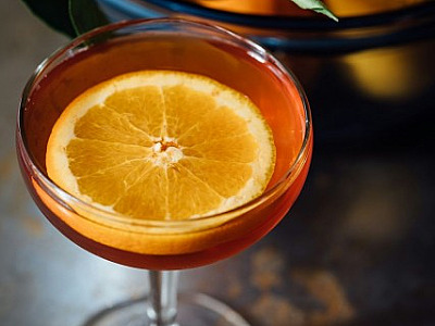 4 opções de drinks com vinho para curtir Carnaval com estilo