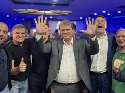 Partidos de Tarcísio e Bolsonaro estão em lados opostos na disputa das cidades