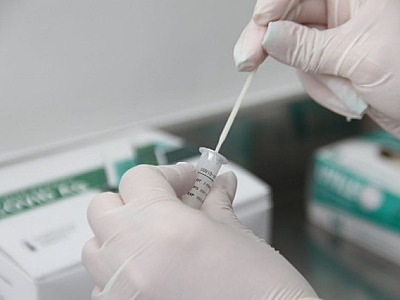 Após dois anos, moradores relatam frustração por contraírem a Covid-19