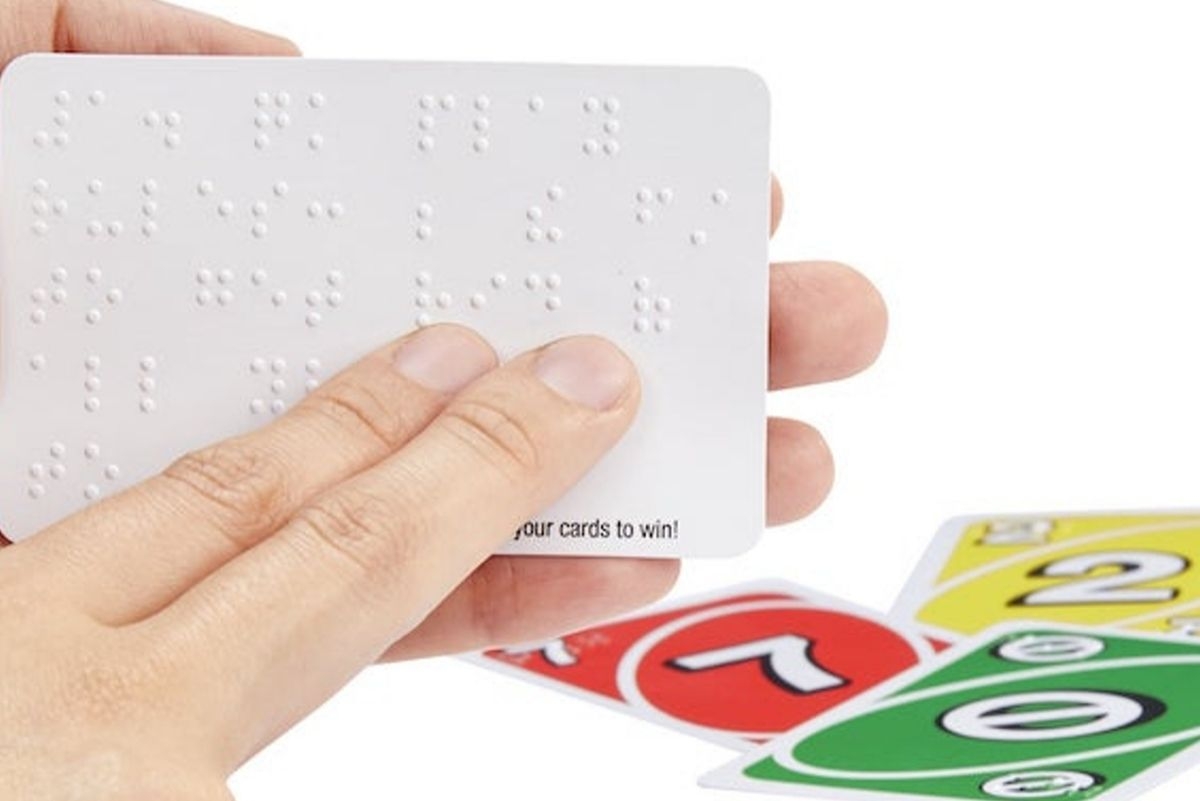 UNO lança versão em Braille para deficientes visuais
