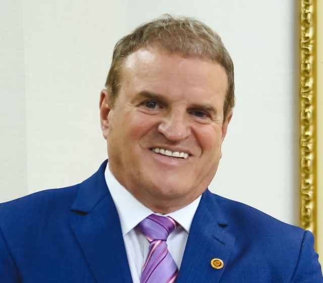 Ex-deputado Cezar de Parnaíba liderou emendas que beneficiaram 91 cidades