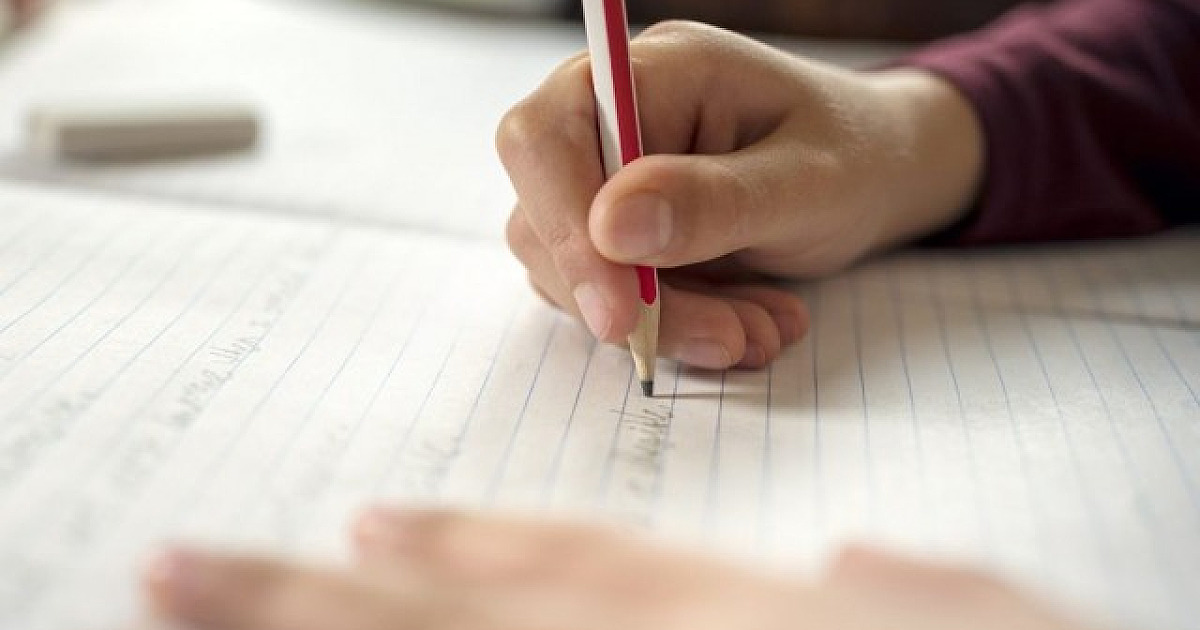 Preço do material escolar pode variar mais de 40% em lojas que atendem Alphaville