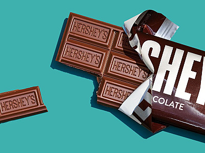 Hershey’s lança barra de chocolate recheada no Brasil