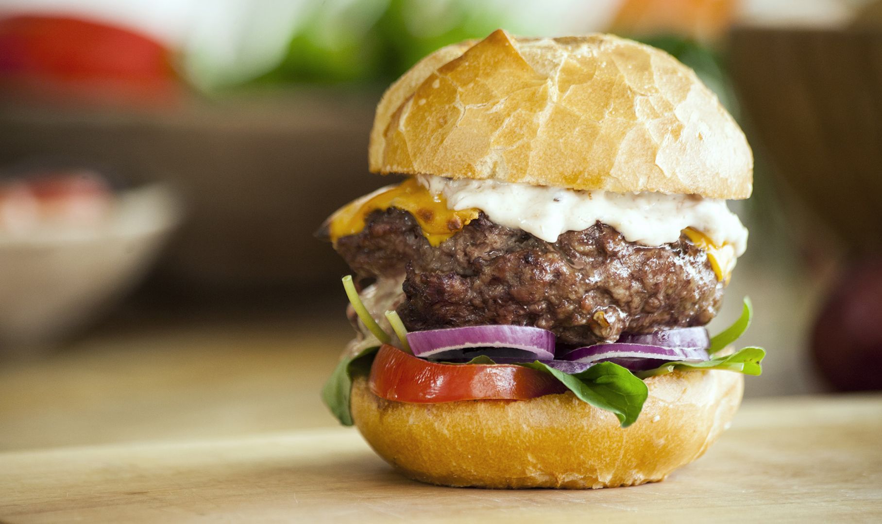 Prepare-se para o Dia do Hambúrguer com essas deliciosas receitas caseiras