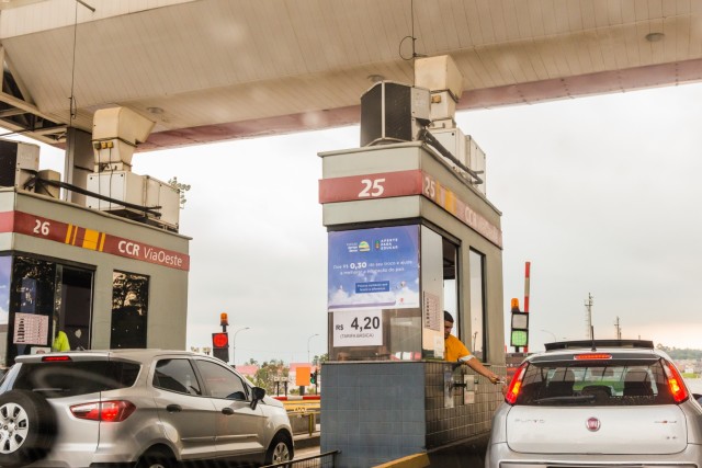 A cada 5,4 mil motoristas, só um pede nota fiscal nos pedágios