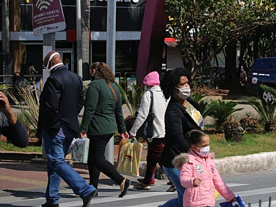 70% dos moradores de Alphaville ainda se mantêm em isolamento, aponta enquete feita pela FdA