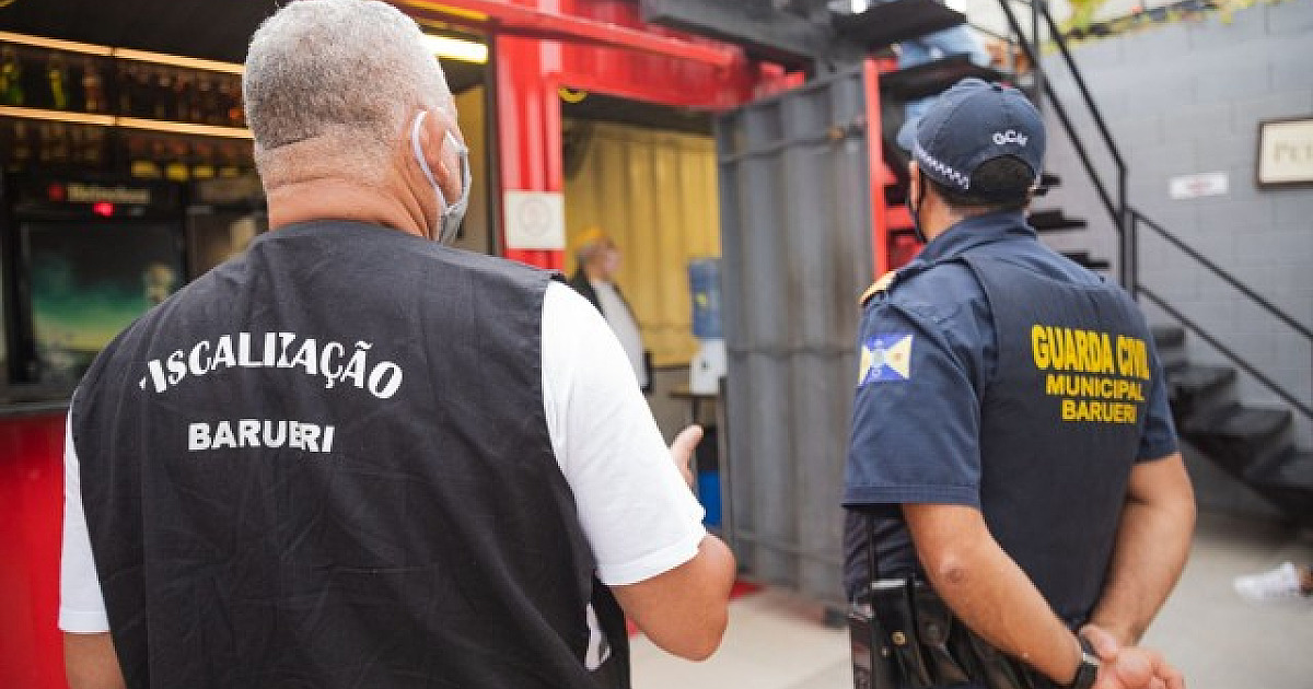 Barueri realiza fiscalização para orientar comerciantes